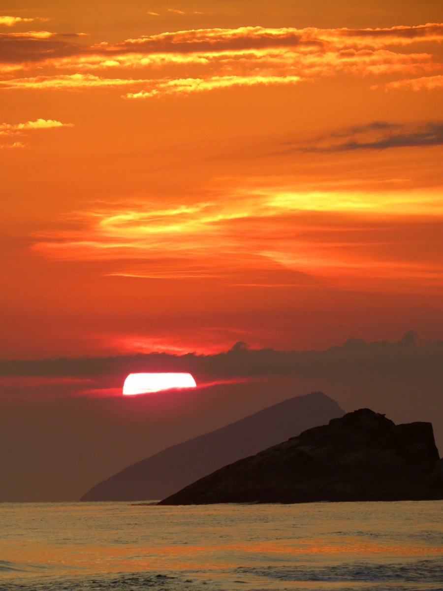 Pôr do sol em Maresias, 18 de janeiro de 2022