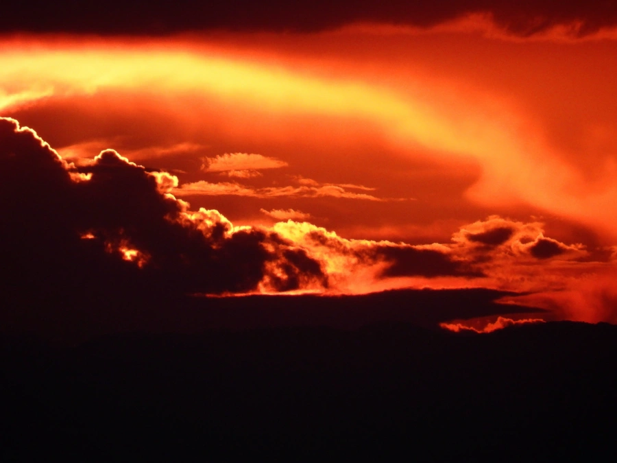 Pôr do sol em Maresias, 4 de abril de 2026