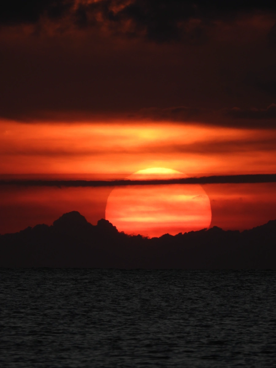 Pôr do sol em Maresias, 18 de dezembro de 2023